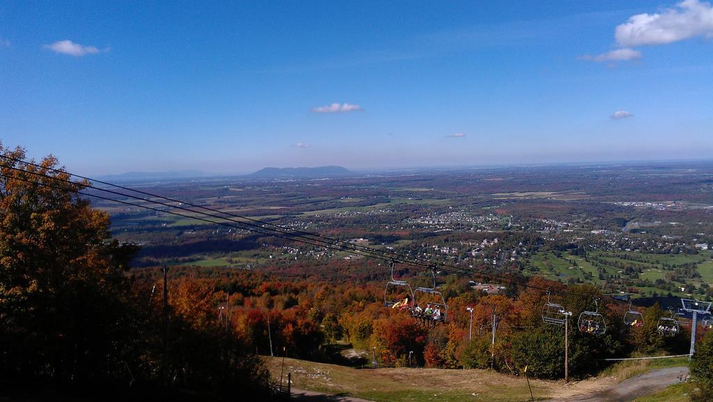 Le Gite De La Riviere Bromont Exterior photo